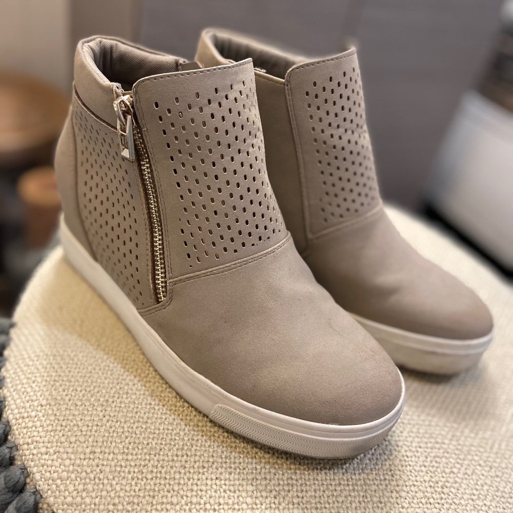 Call it spring sneaker wedge